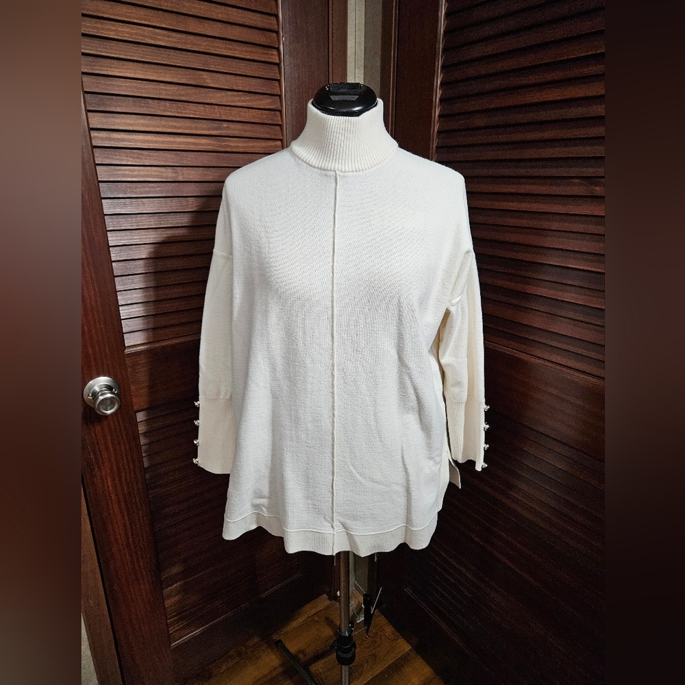 Anne Klein Elegant White Turtleneck Sweater